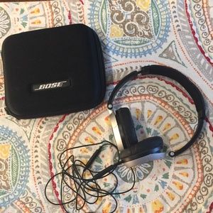 Bose corded headphone
